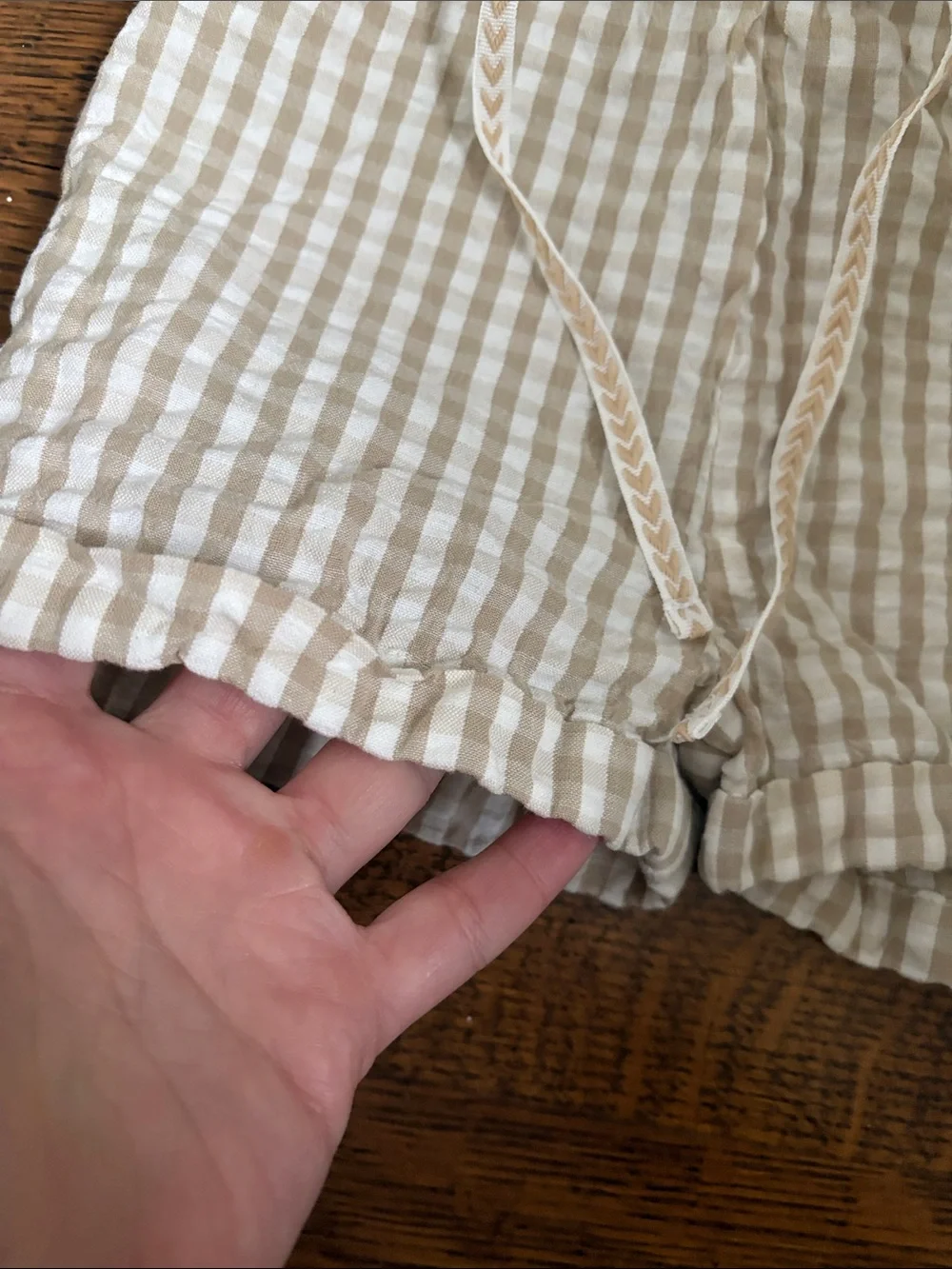 Arsene at Les Pipelettes (French)Gingham Drawstring Kids Shorts